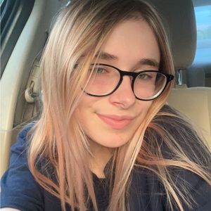 Meet your Posher, Laurel